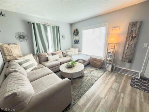 220 E 327th Street Willowick OH 44095
