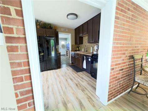 220 E 327th Street Willowick OH 44095