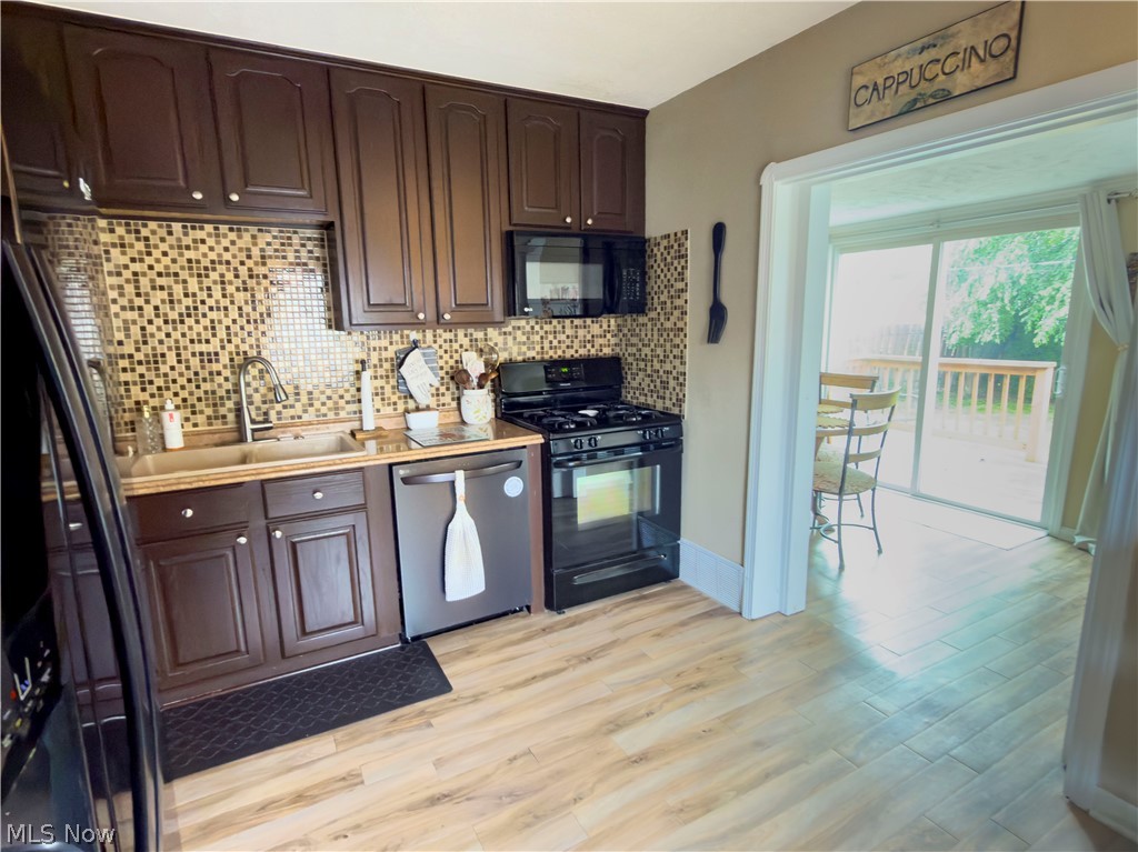220 E 327th Street Willowick OH 44095