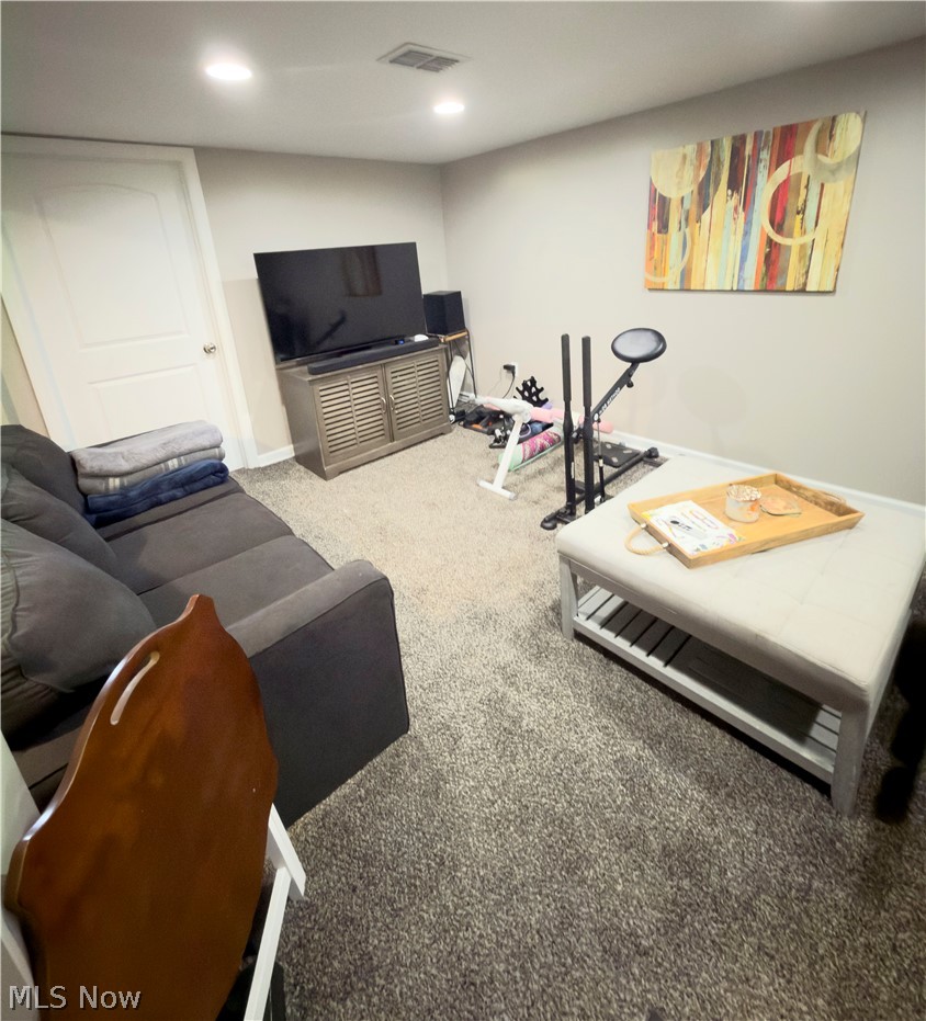 220 E 327th Street Willowick OH 44095