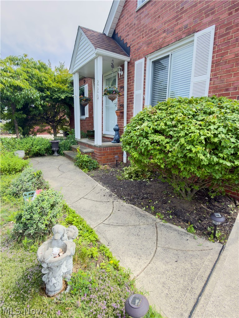 220 E 327th Street Willowick OH 44095