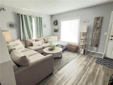 220 E 327th Street Willowick OH 44095