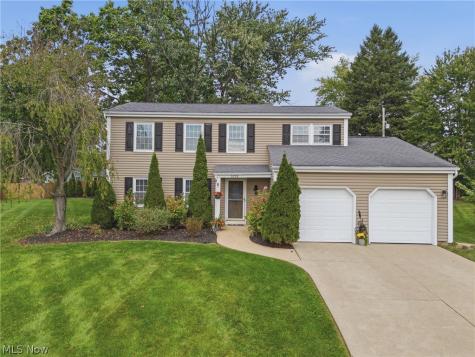 5224 Oakbriar Circle NE Canton OH 44705