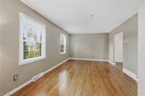 5224 Oakbriar Circle NE Canton OH 44705