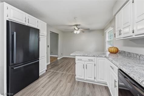 5224 Oakbriar Circle NE Canton OH 44705