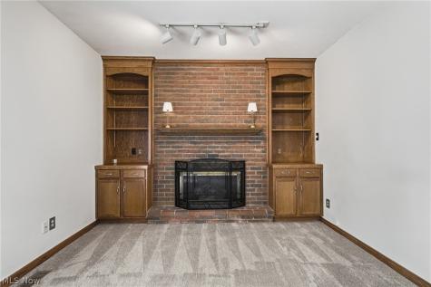 5224 Oakbriar Circle NE Canton OH 44705