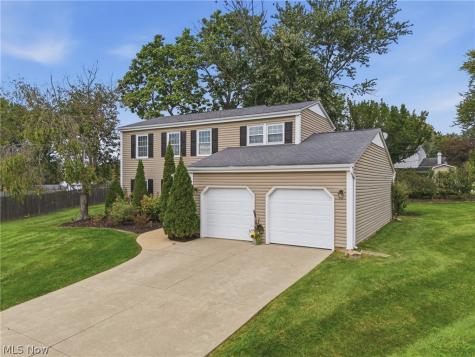 5224 Oakbriar Circle NE Canton OH 44705