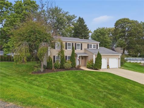 5224 Oakbriar Circle NE Canton OH 44705