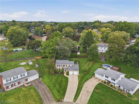 5224 Oakbriar Circle NE Canton OH 44705