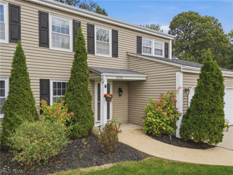 5224 Oakbriar Circle NE Canton OH 44705