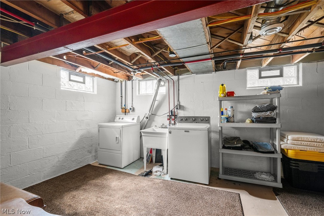 135 N Middle Street Columbiana OH 44408