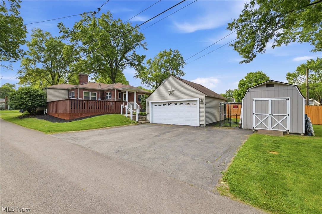 135 N Middle Street Columbiana OH 44408