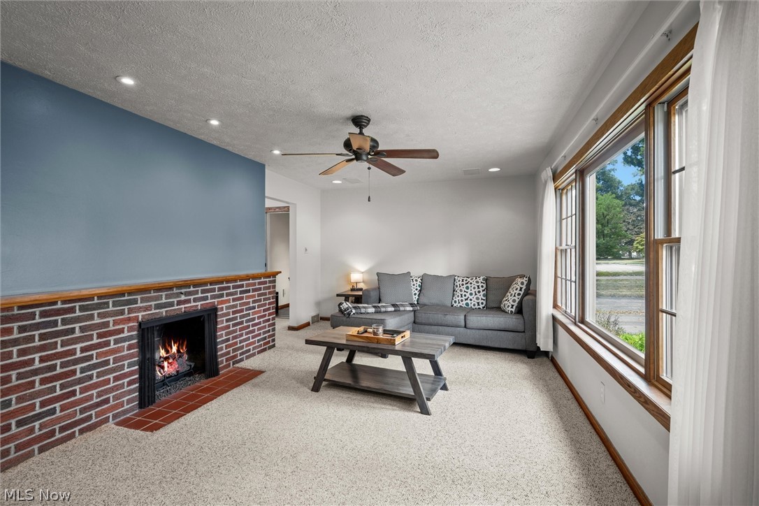 135 N Middle Street Columbiana OH 44408