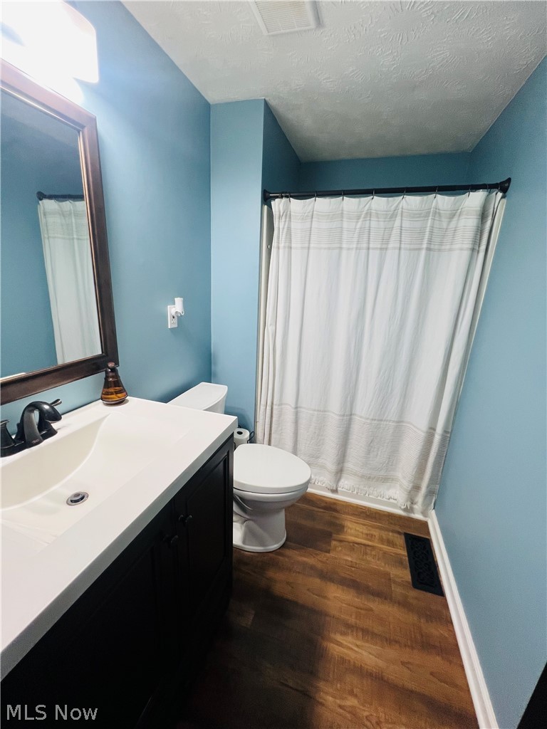 2941 Malibu Drive SW Warren OH 44481