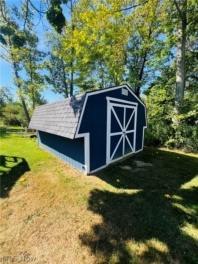 2941 Malibu Drive SW Warren OH 44481