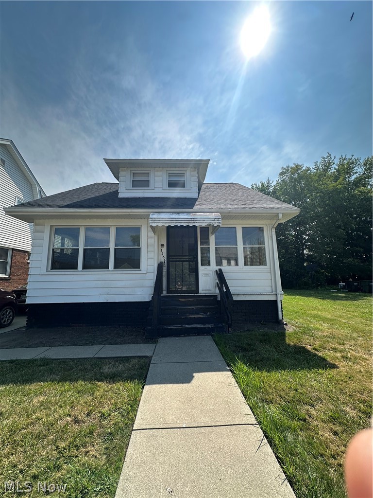 1566 E 204 Street E Euclid OH 44117