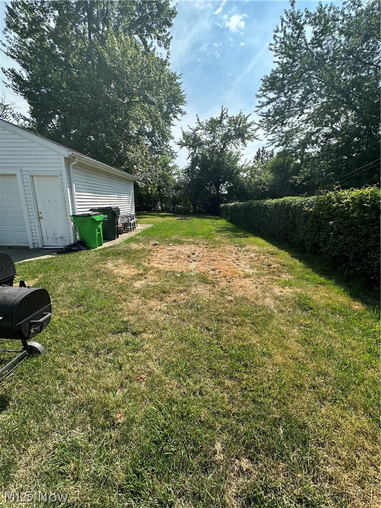 1566 E 204 Street E Euclid OH 44117