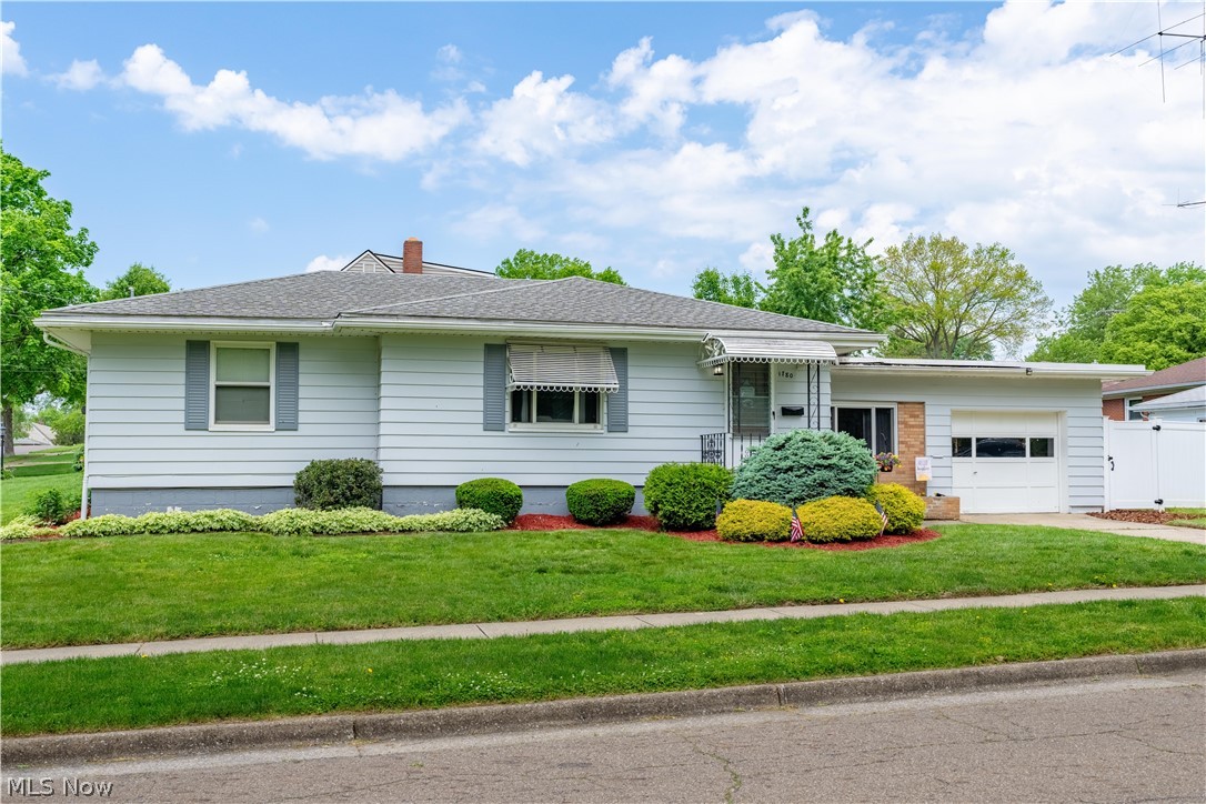 1780 Evergreen Avenue Akron OH 44301