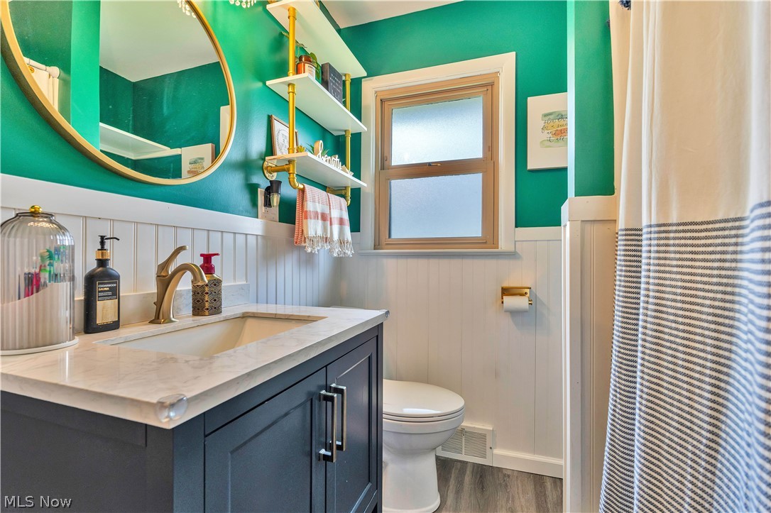 1780 Evergreen Avenue Akron OH 44301