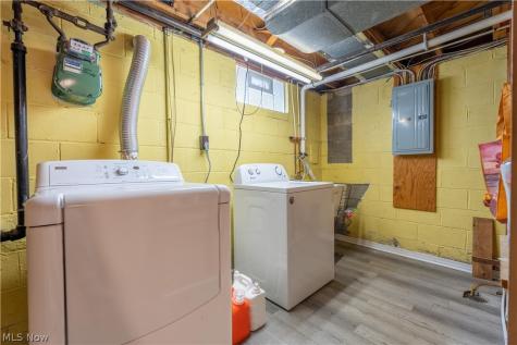 1780 Evergreen Avenue Akron OH 44301