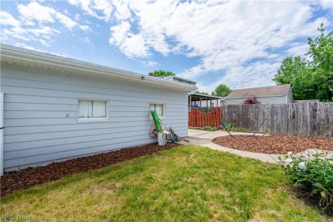 1780 Evergreen Avenue Akron OH 44301