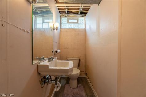 1780 Evergreen Avenue Akron OH 44301