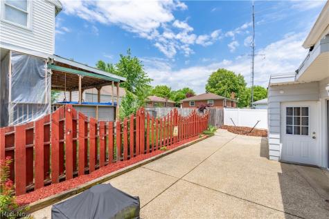 1780 Evergreen Avenue Akron OH 44301