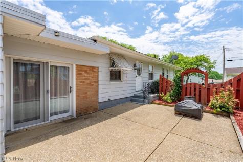 1780 Evergreen Avenue Akron OH 44301