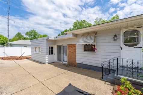 1780 Evergreen Avenue Akron OH 44301