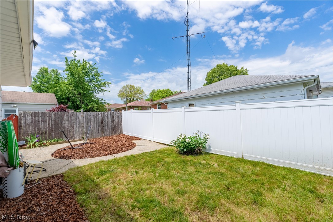 1780 Evergreen Avenue Akron OH 44301