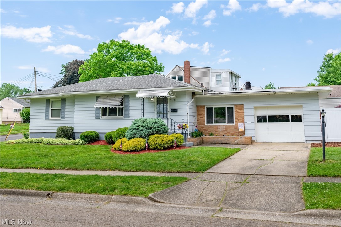 1780 Evergreen Avenue Akron OH 44301