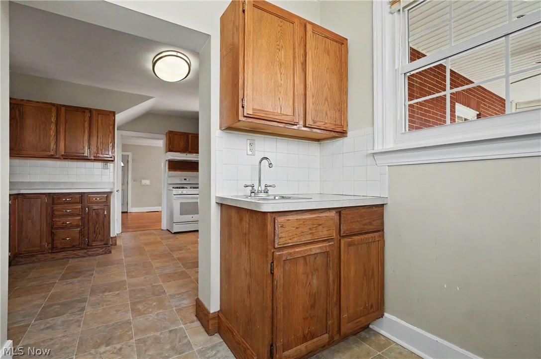 944 Canfield Road Youngstown OH 44511