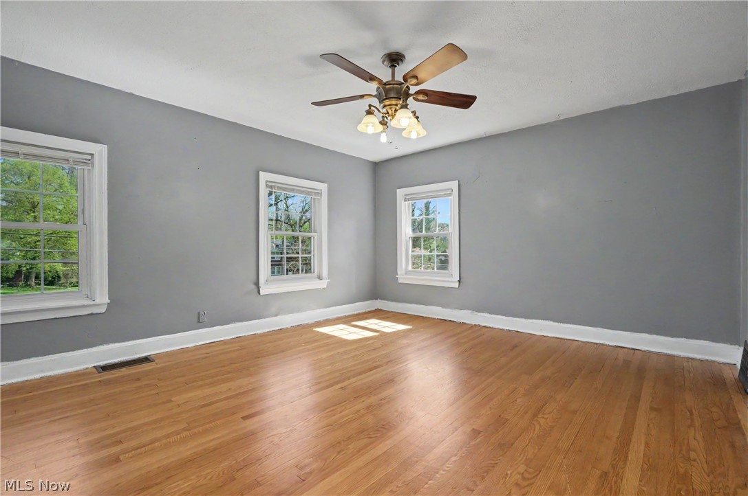 944 Canfield Road Youngstown OH 44511