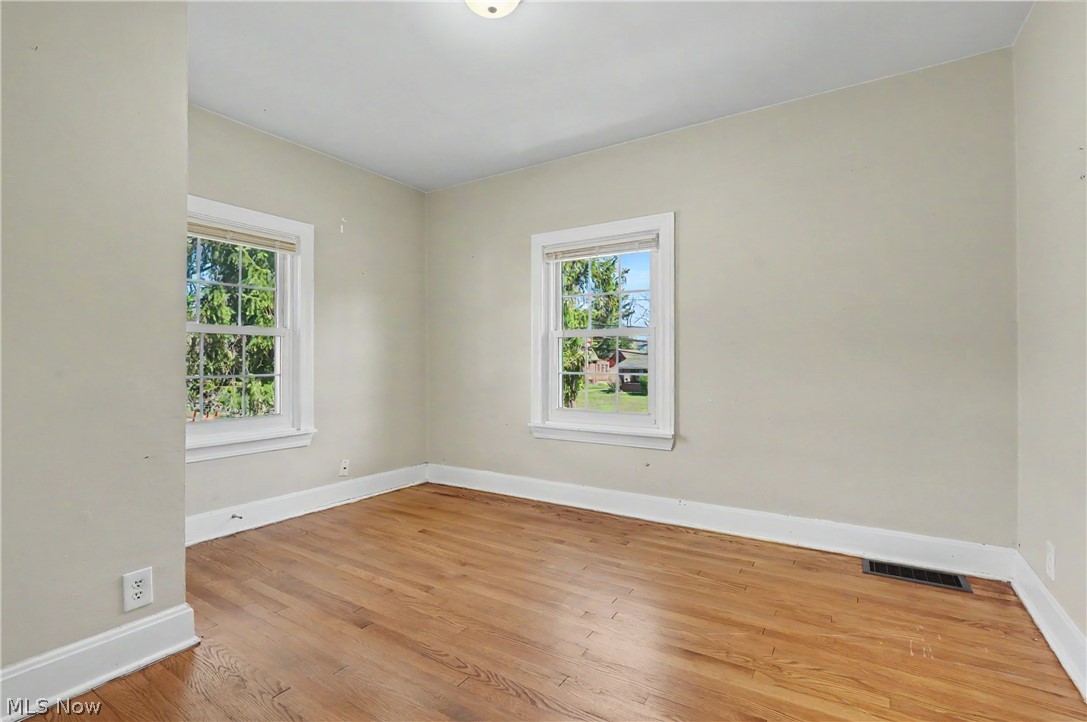 944 Canfield Road Youngstown OH 44511