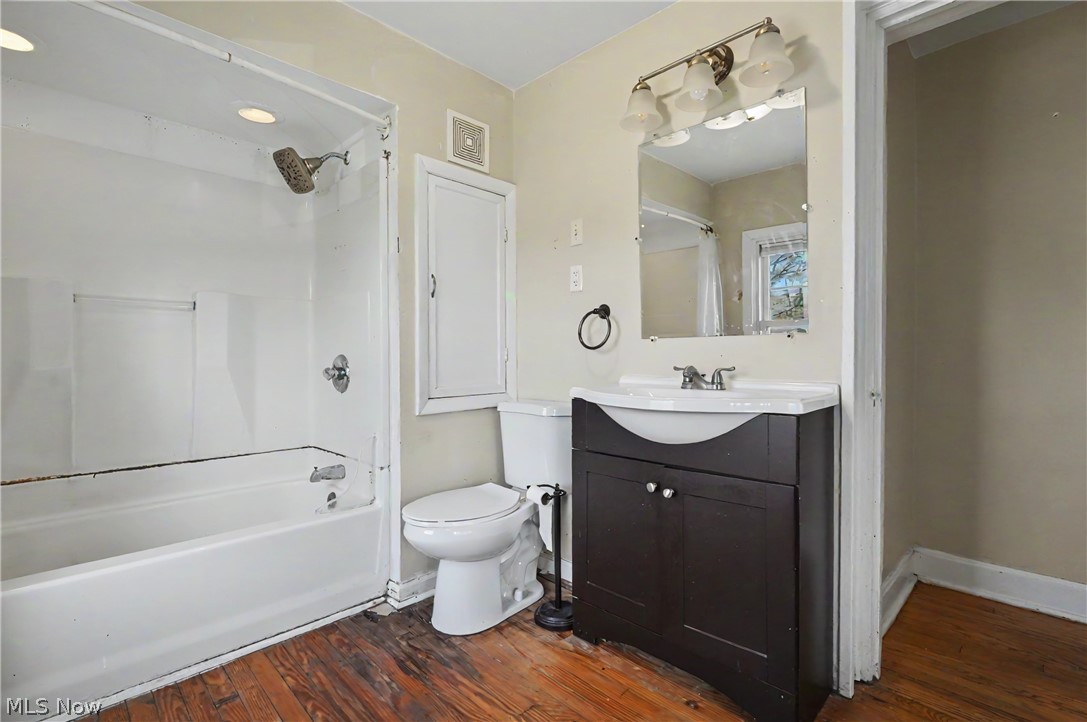 944 Canfield Road Youngstown OH 44511