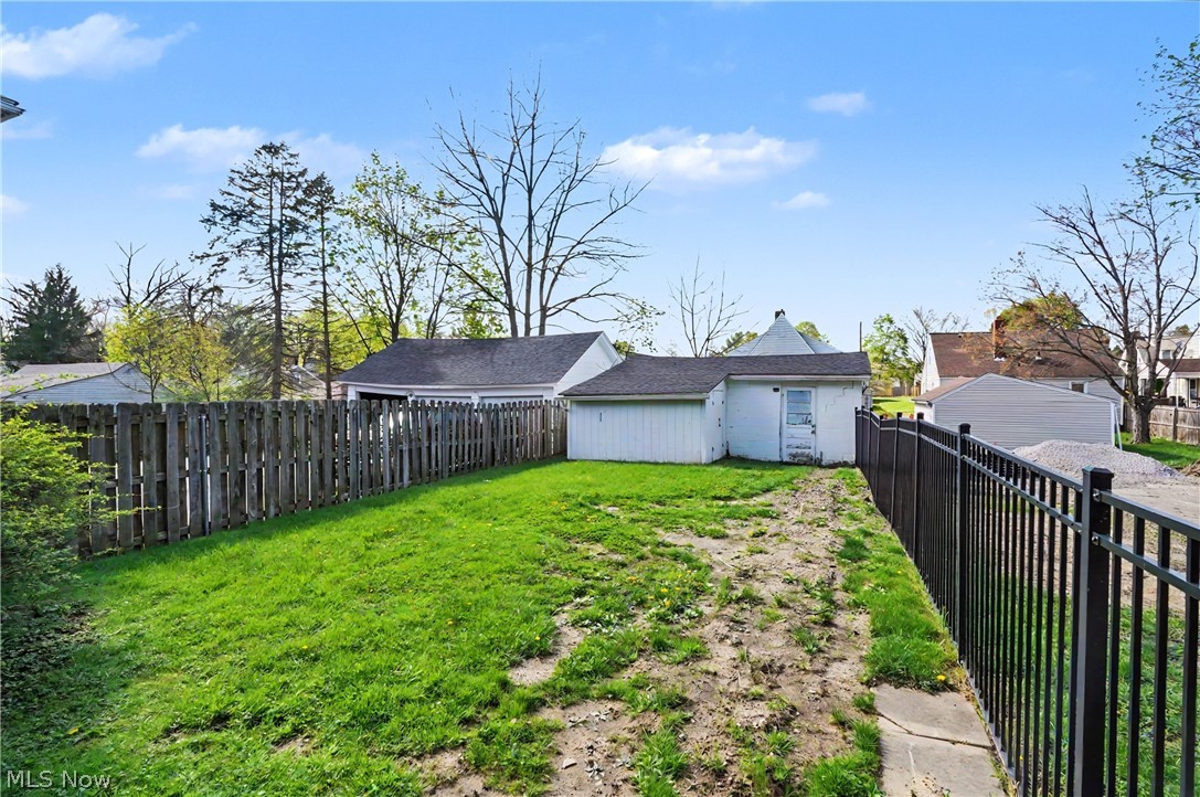 944 Canfield Road Youngstown OH 44511
