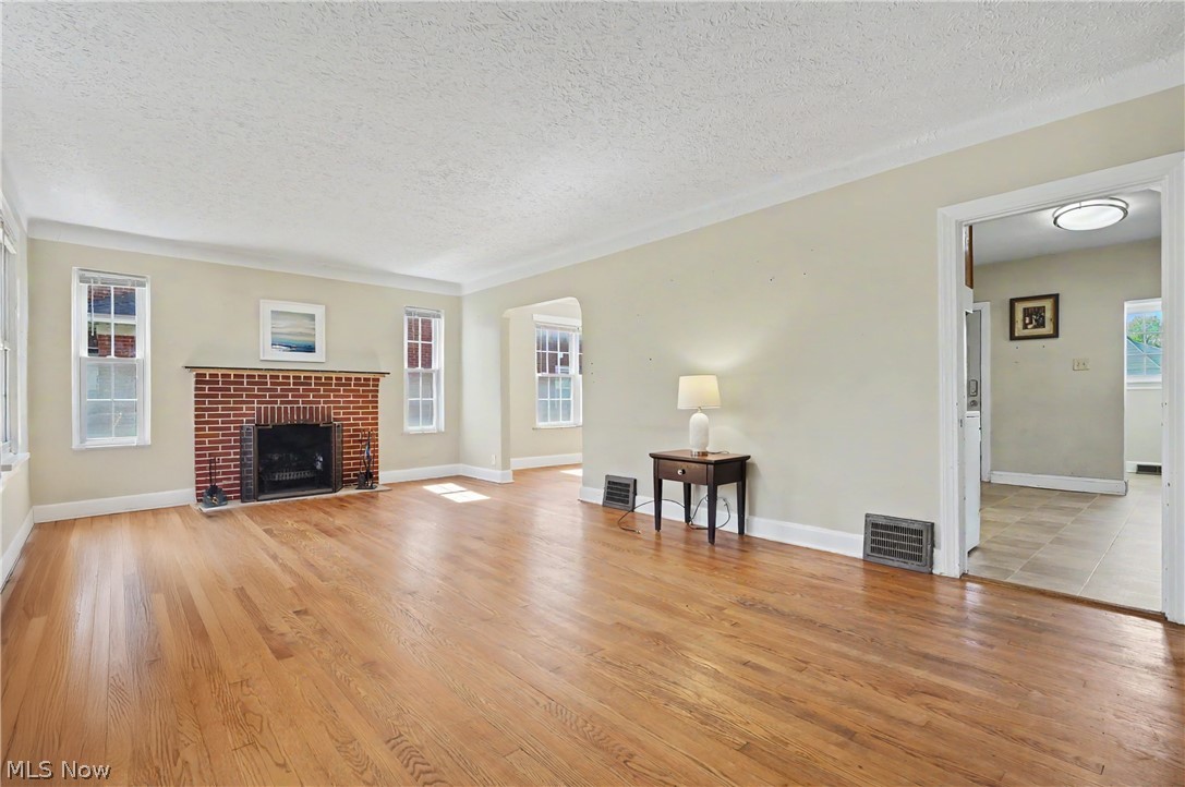 944 Canfield Road Youngstown OH 44511
