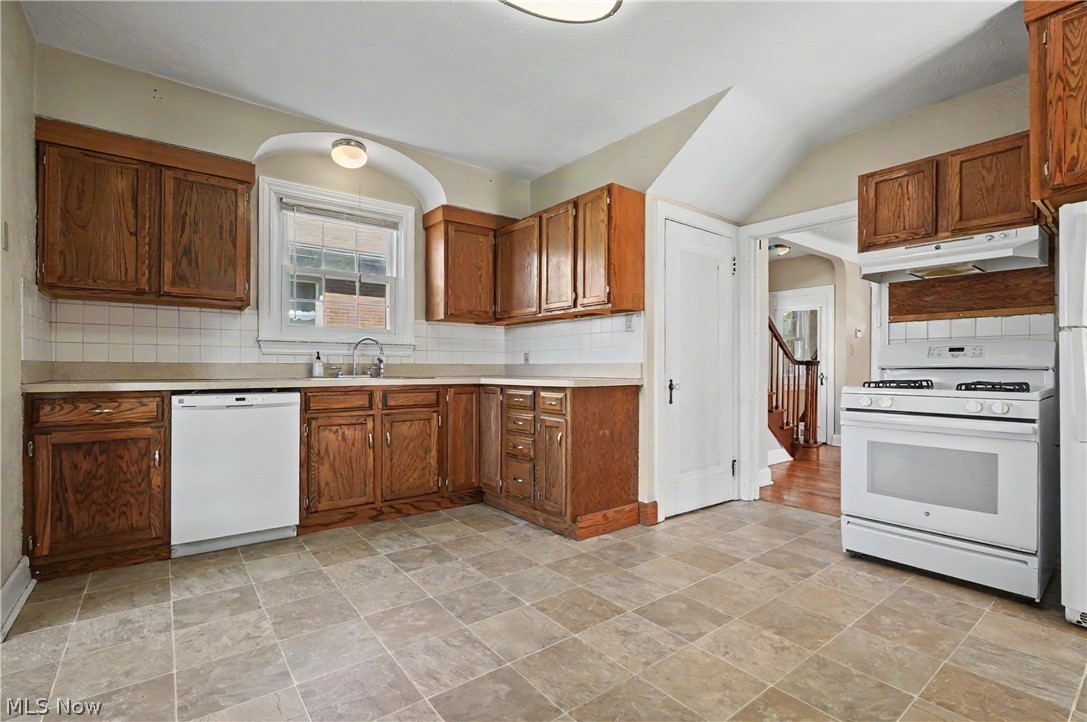 944 Canfield Road Youngstown OH 44511