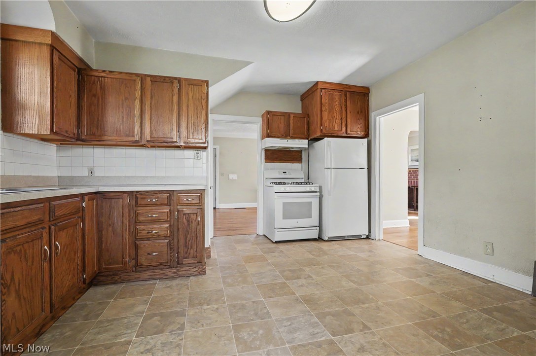 944 Canfield Road Youngstown OH 44511