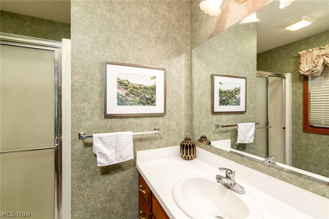 887 Manor Circle Howard OH 43028
