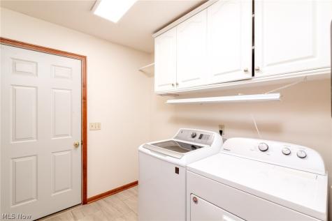 887 Manor Circle Howard OH 43028