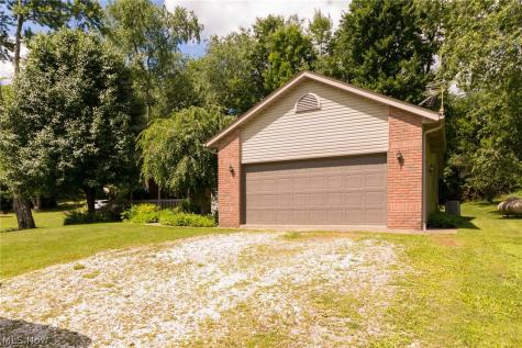 887 Manor Circle Howard OH 43028