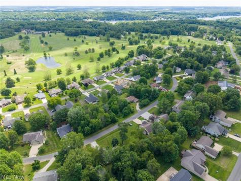 887 Manor Circle Howard OH 43028