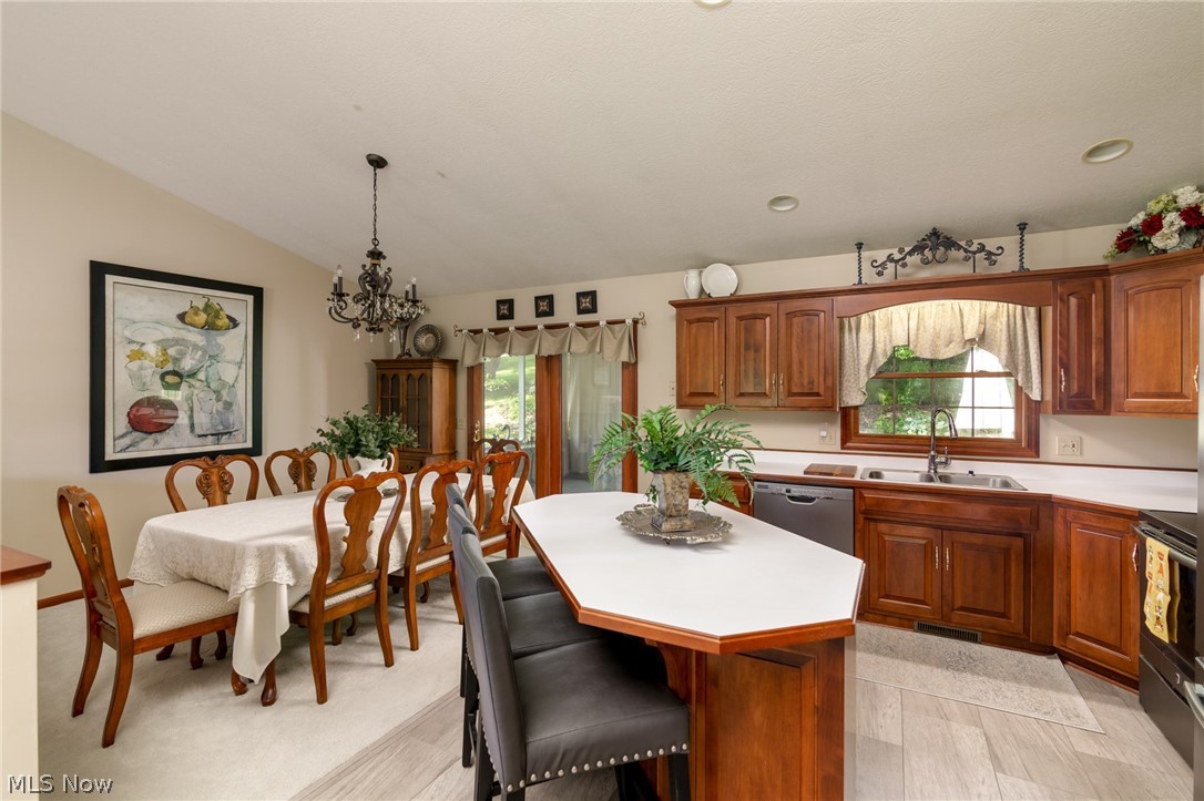 887 Manor Circle Howard OH 43028