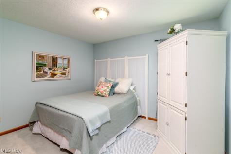 887 Manor Circle Howard OH 43028