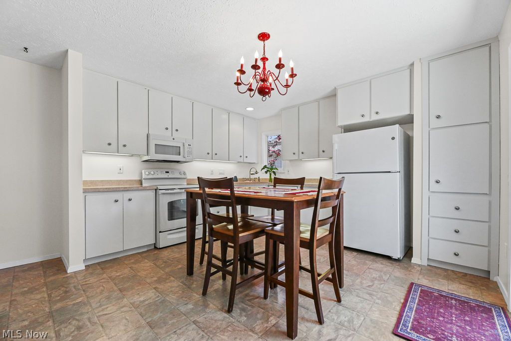 33180 Glenwood Court North Ridgeville OH 44039