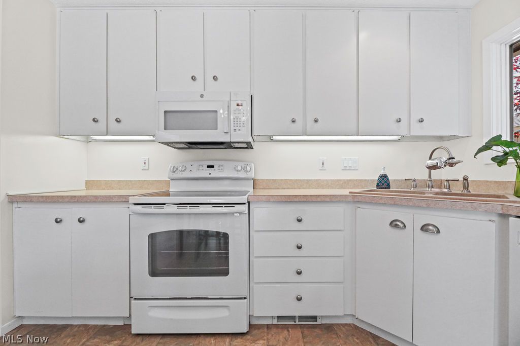33180 Glenwood Court North Ridgeville OH 44039