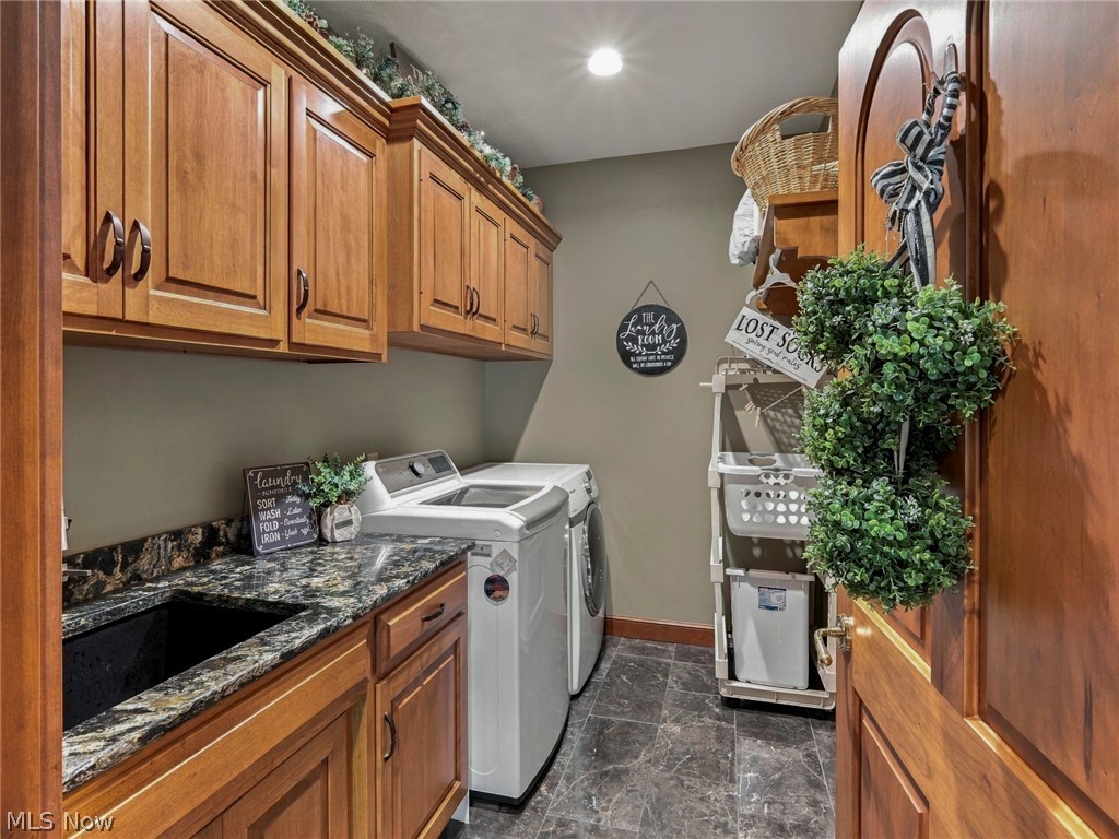 411 Donahey Avenue NE New Philadelphia OH 44663