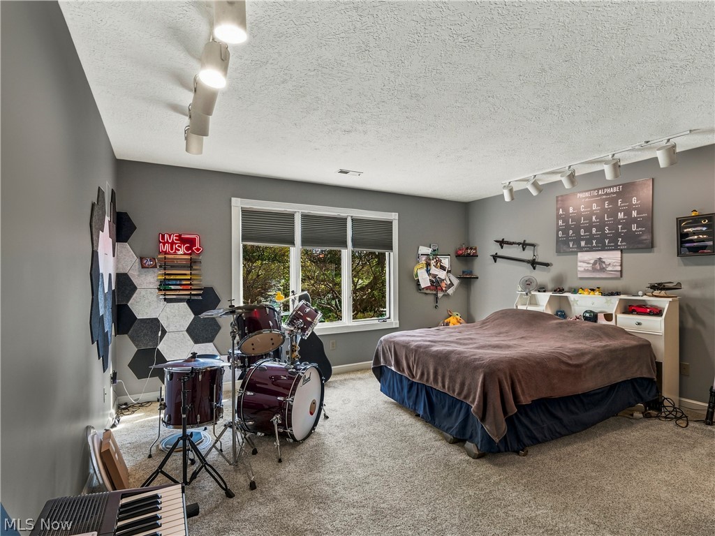 411 Donahey Avenue NE New Philadelphia OH 44663