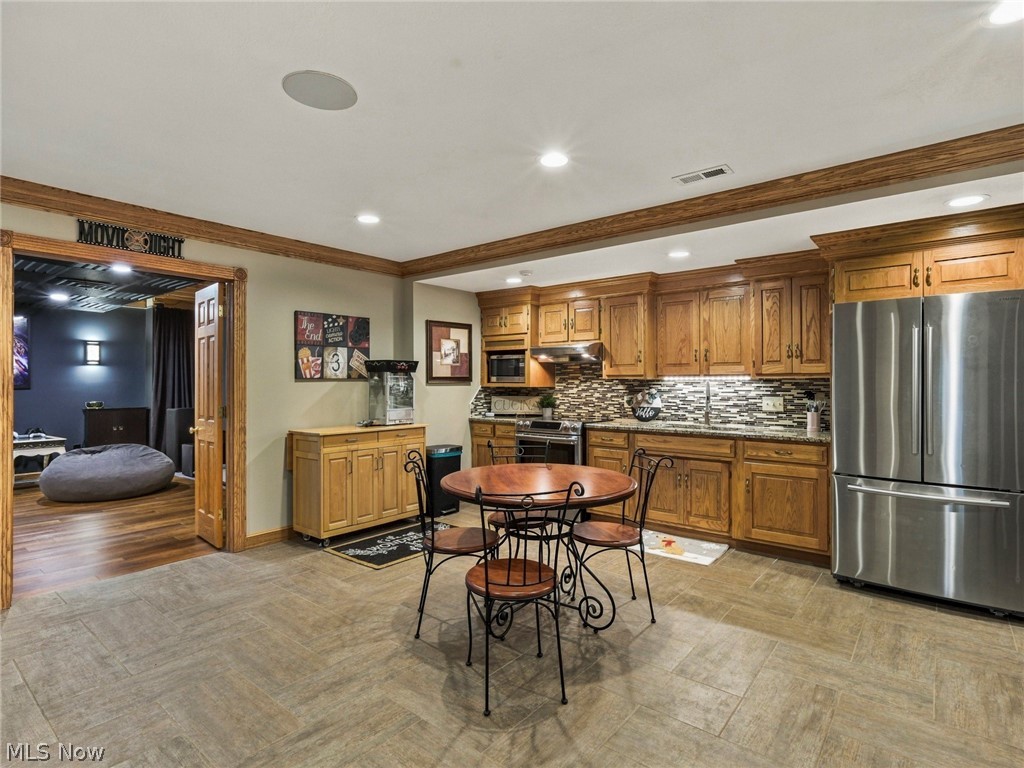 411 Donahey Avenue NE New Philadelphia OH 44663